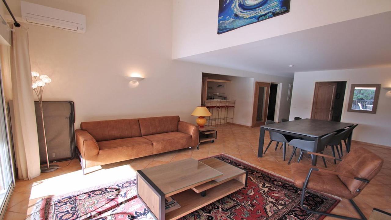 Sainte-Maxime - 3 Bedroom Apartment, Air Conditioned, Outdoor Terrace, Swimming Pool Екстер'єр фото